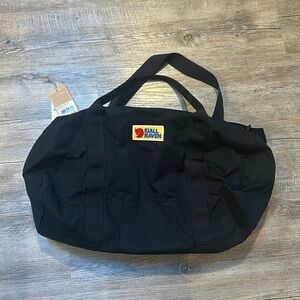 Fjall raven gear black Vardag duffle 30 bag